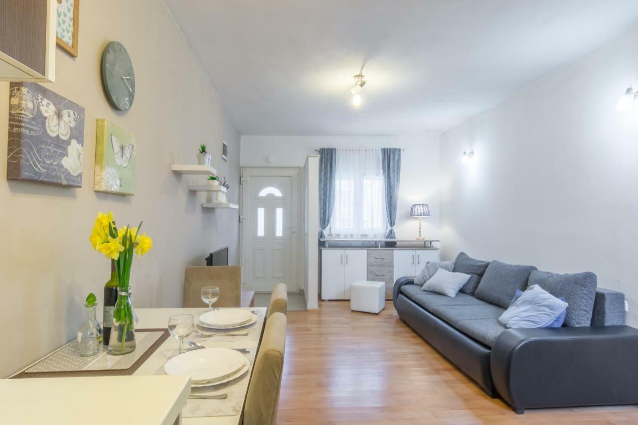 Apartman Rita Lägenhet Zadar Exteriör bild