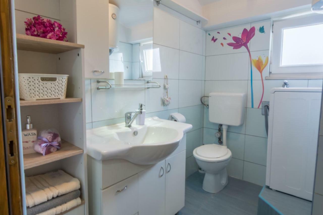 Apartman Rita Lägenhet Zadar Exteriör bild