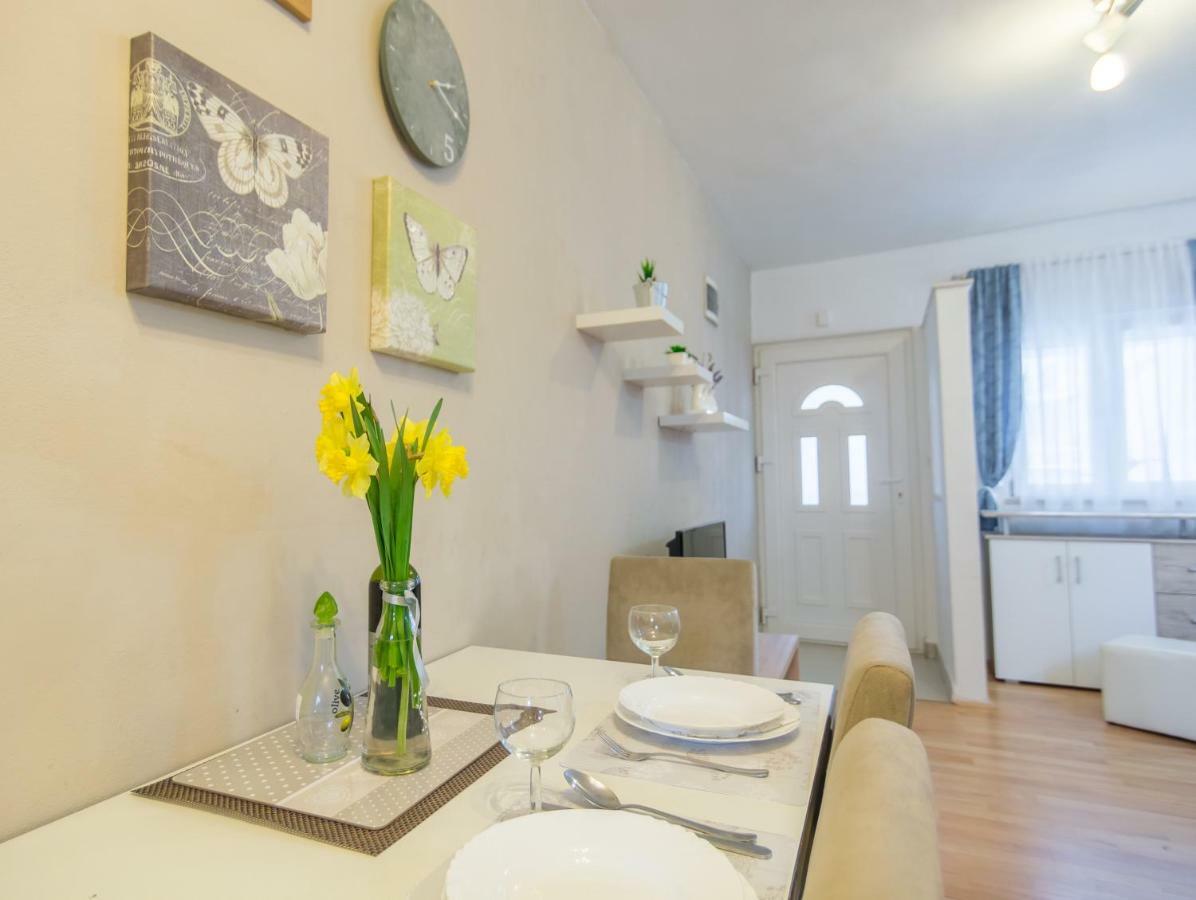 Apartman Rita Lägenhet Zadar Exteriör bild