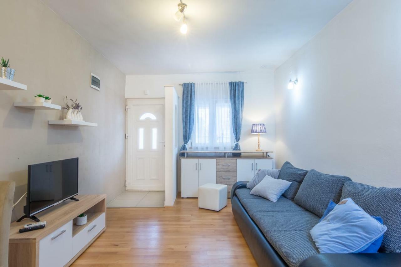 Apartman Rita Lägenhet Zadar Exteriör bild